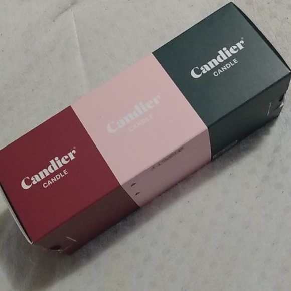 NIB Candier set of 3 holiday candles - Picture 2 of 6